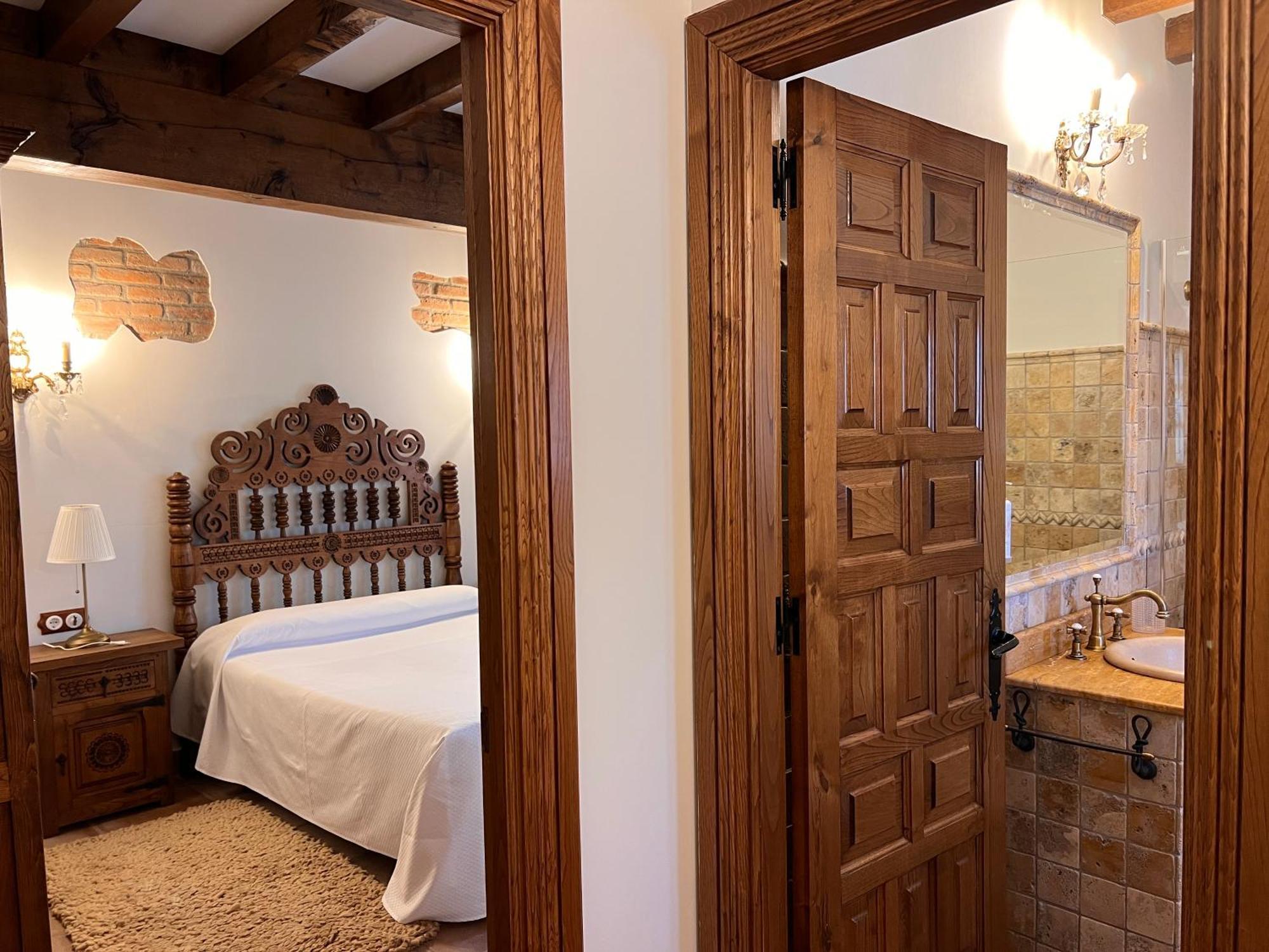 Apartamentos Villa Julieta Ruente Bagian luar foto